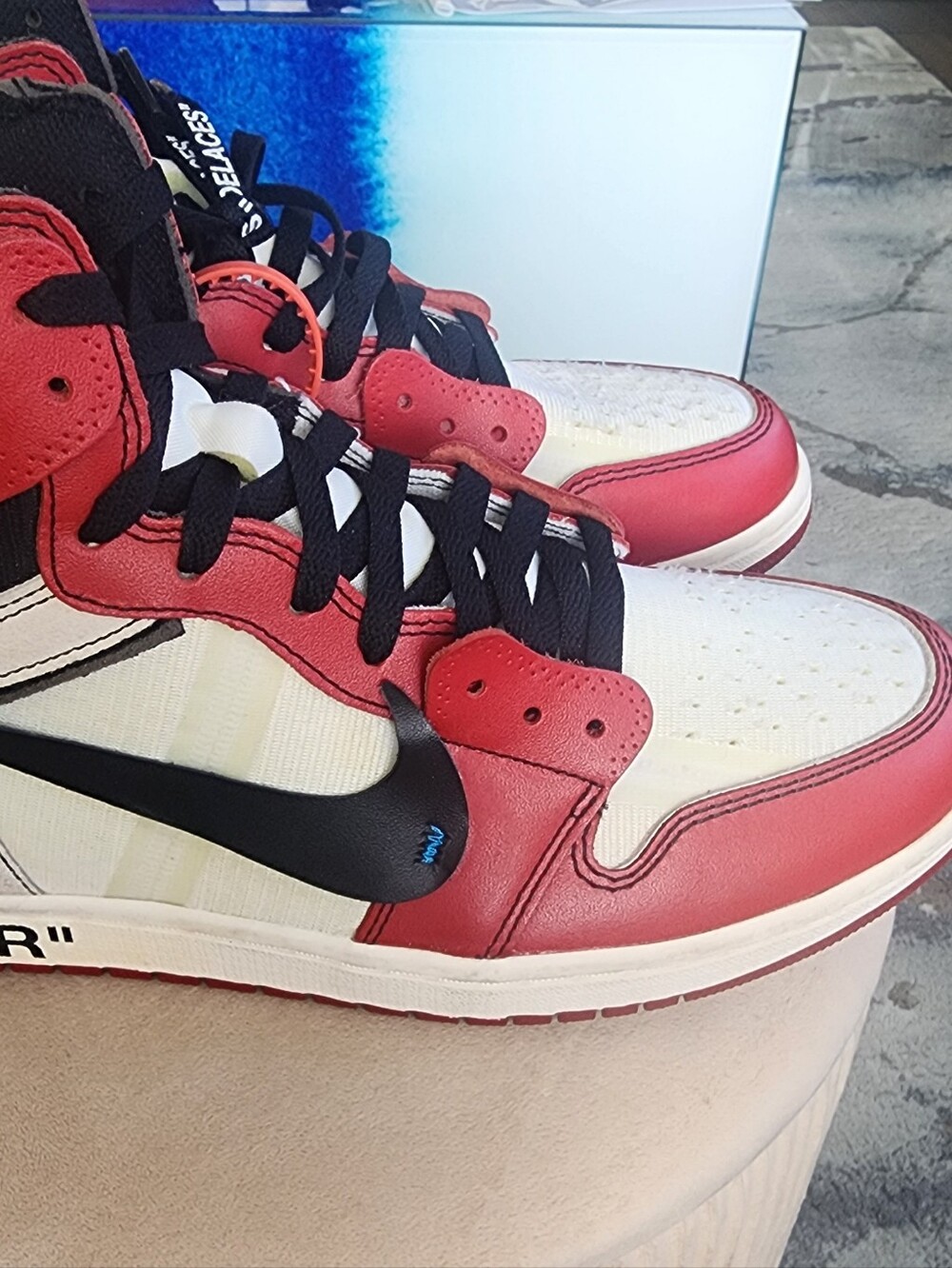 Size 11.5 - Jordan 1 Retro OG x Off-White High Chicago - Picture 5 of 13